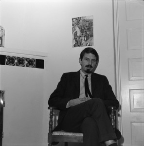 Robert-Creeley_12-1963_by-LaVerne-Harrell-Clark